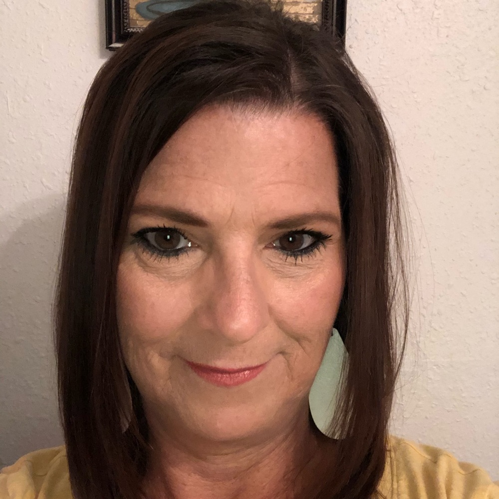 Meet your Posher, Dee